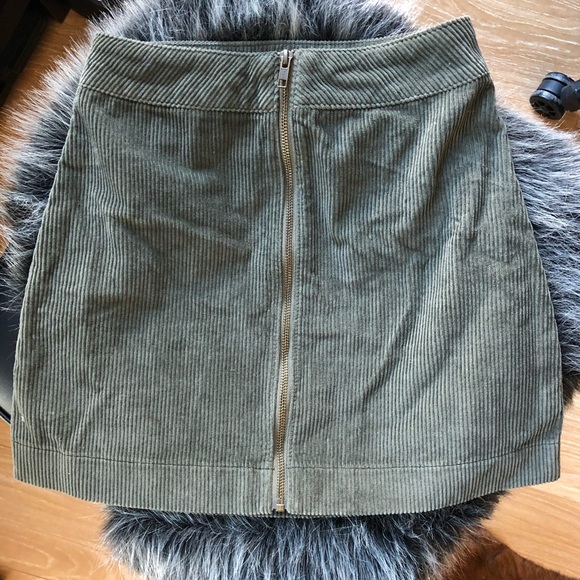 American Apparel Dresses & Skirts - NWOT American Apparel Green Corduroy Zip Skirt